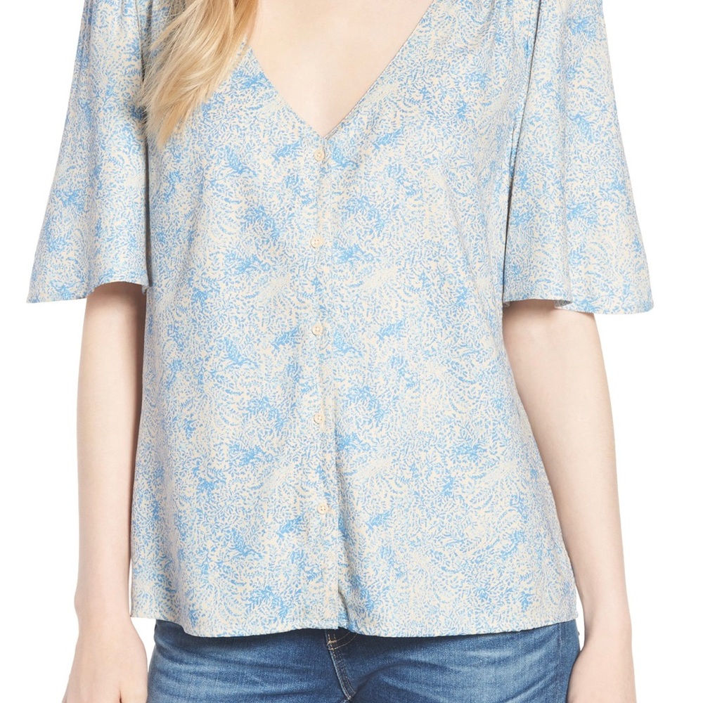 Hinge Front V- Neck Top